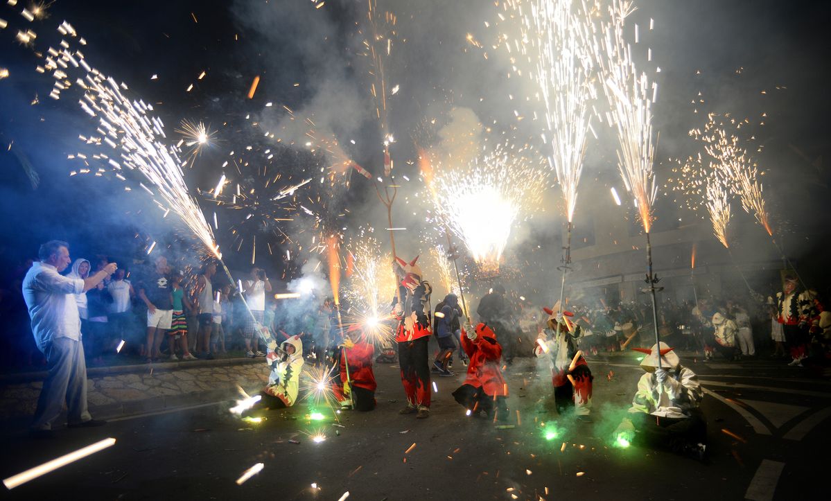 FESTA DEL FOC EN HOSPITALET DE L'INFANT